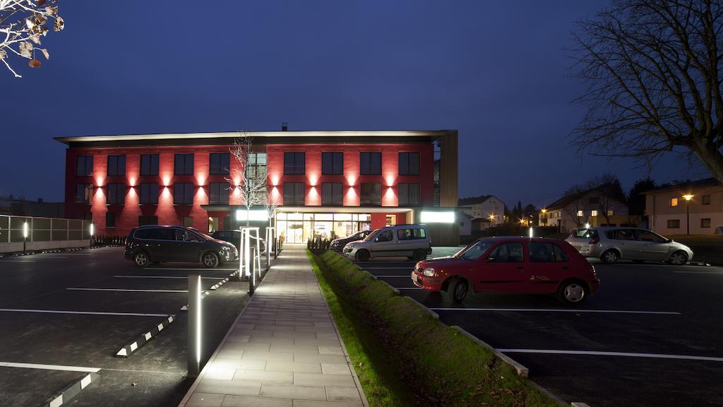 Hotel Wallern Garni Wallern an der Trattnach المظهر الخارجي الصورة